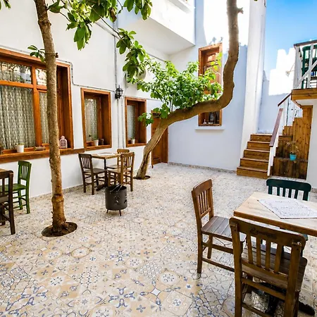 Hostel Lily Town Antalya