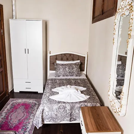Lily Town Hostel *