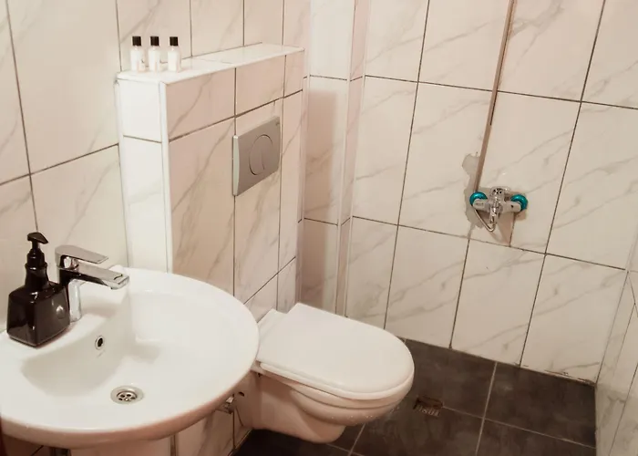 אכסניה Lily Town *