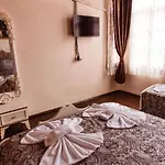 Lily Town Hostel *