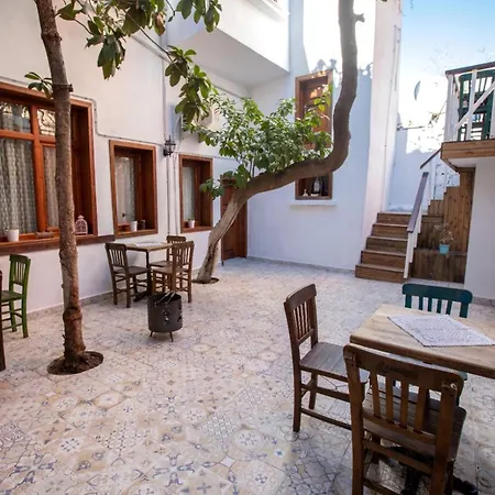 Hostel Lily Town Antalya