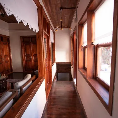 Lily Town Hostel Antalya