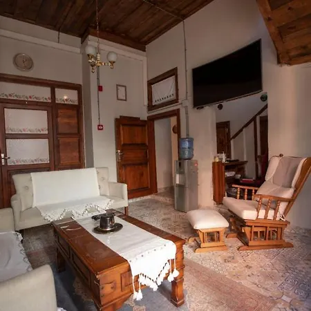 Hostel Lily Town