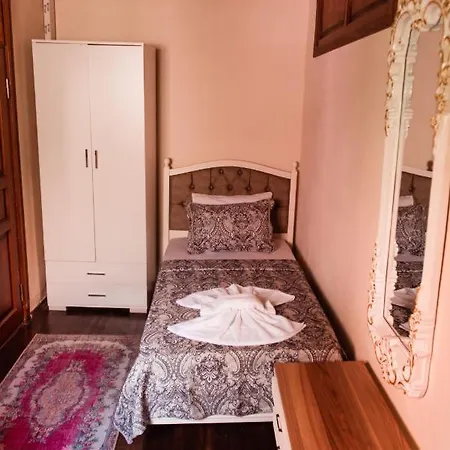 Hostel Lily Town Antalya