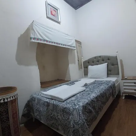 Hostel Lily Town