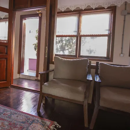 Lily Town Vandrerhjem Antalya