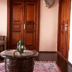 Lily Town Hostel Antalya