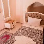 Hostel Lily Town