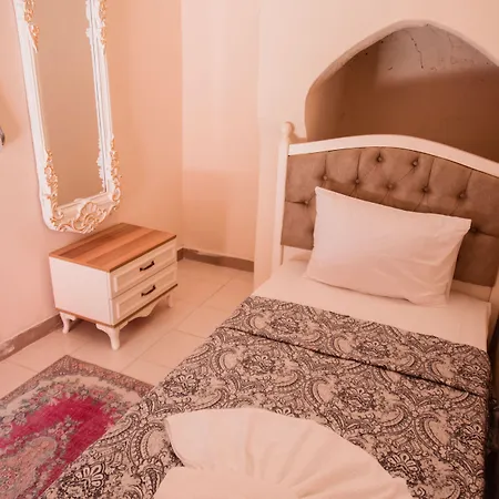 Hostel Lily Town